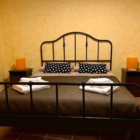 カステルモーラ “Il Vicolo” Casa Vacanzeヴィラ エクステリア 写真