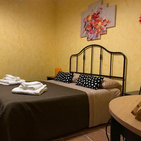 カステルモーラ “Il Vicolo” Casa Vacanzeヴィラ エクステリア 写真