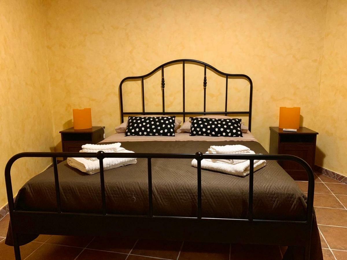 カステルモーラ “Il Vicolo” Casa Vacanzeヴィラ エクステリア 写真