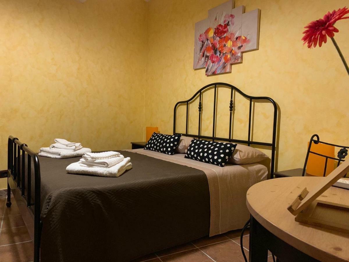 カステルモーラ “Il Vicolo” Casa Vacanzeヴィラ エクステリア 写真