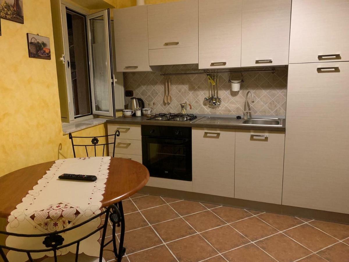 カステルモーラ “Il Vicolo” Casa Vacanzeヴィラ エクステリア 写真